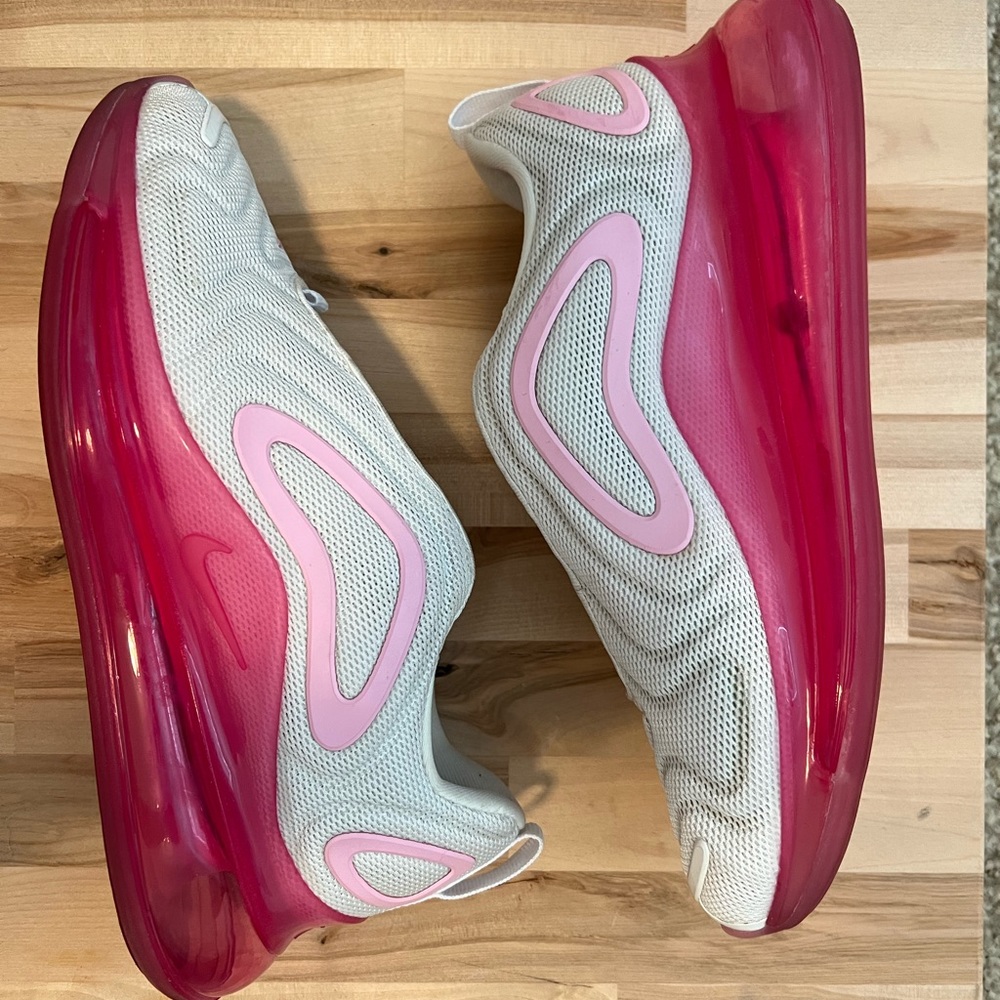 Nike Air Max 720 Pink and White Size 7.5